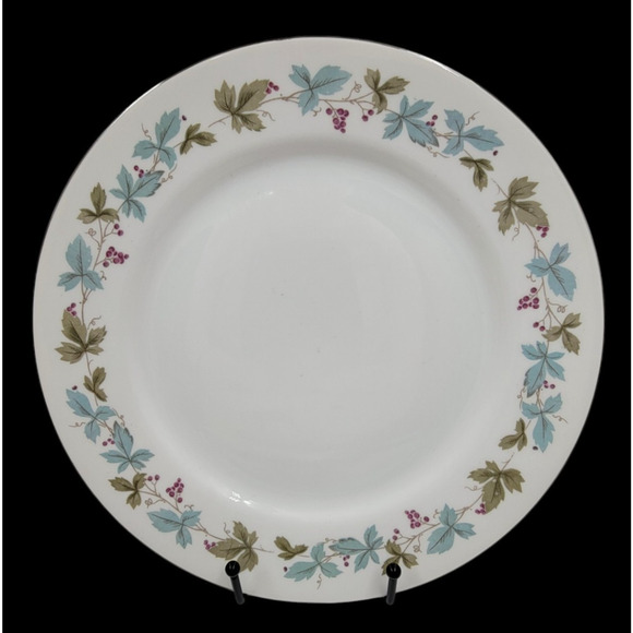 Vintage Fine China of Japan 6701 Dinner Plates Grapevine Silver Trim 1960s - Picture 5 of 6